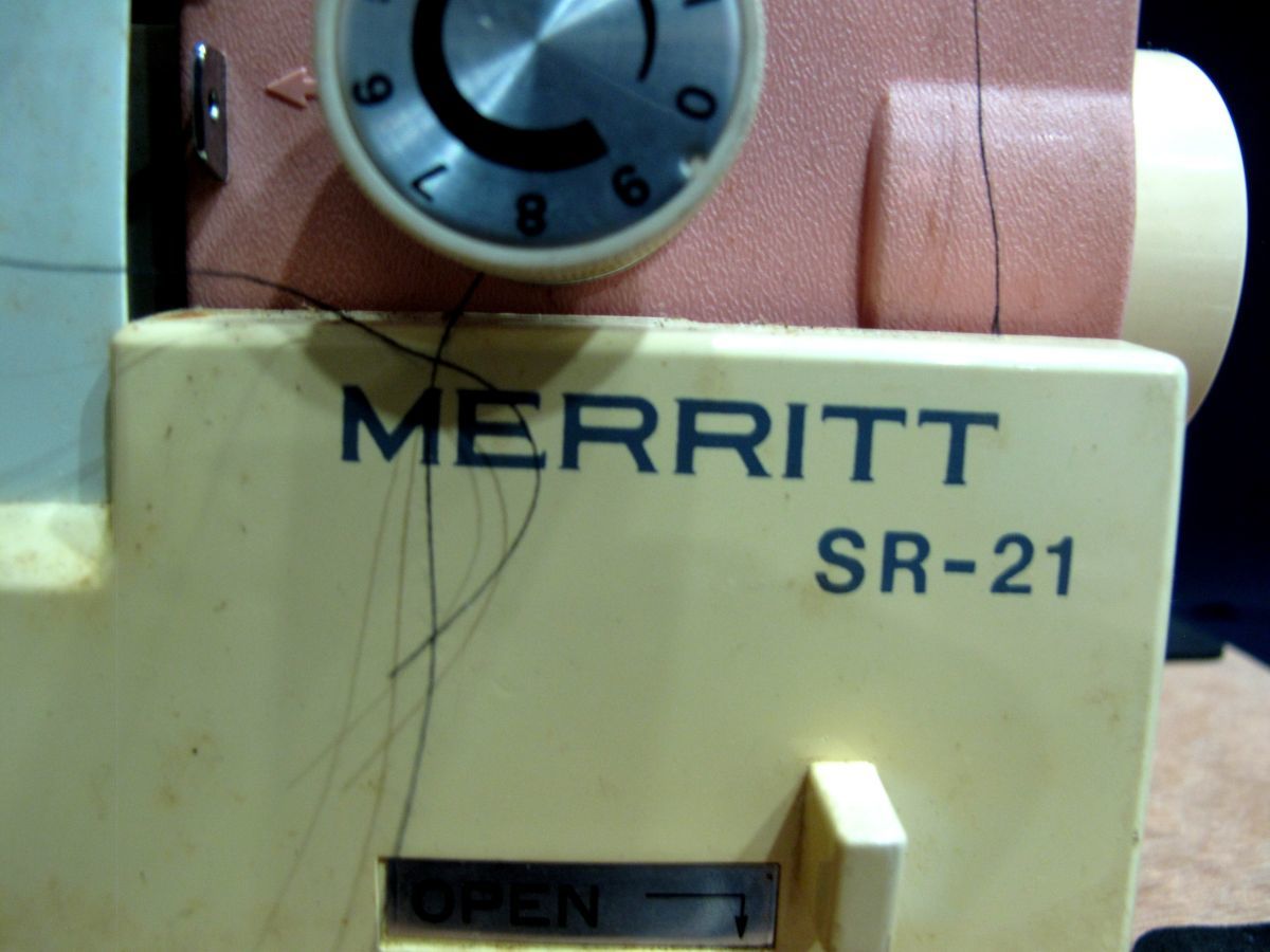 1000円スタート ミシン SINGER MERRITT SR-21 シンガー シンガーミシン ロックミシン ハンドクラフト 手工芸 通電確認済 1 ミシン⑯①204_画像3