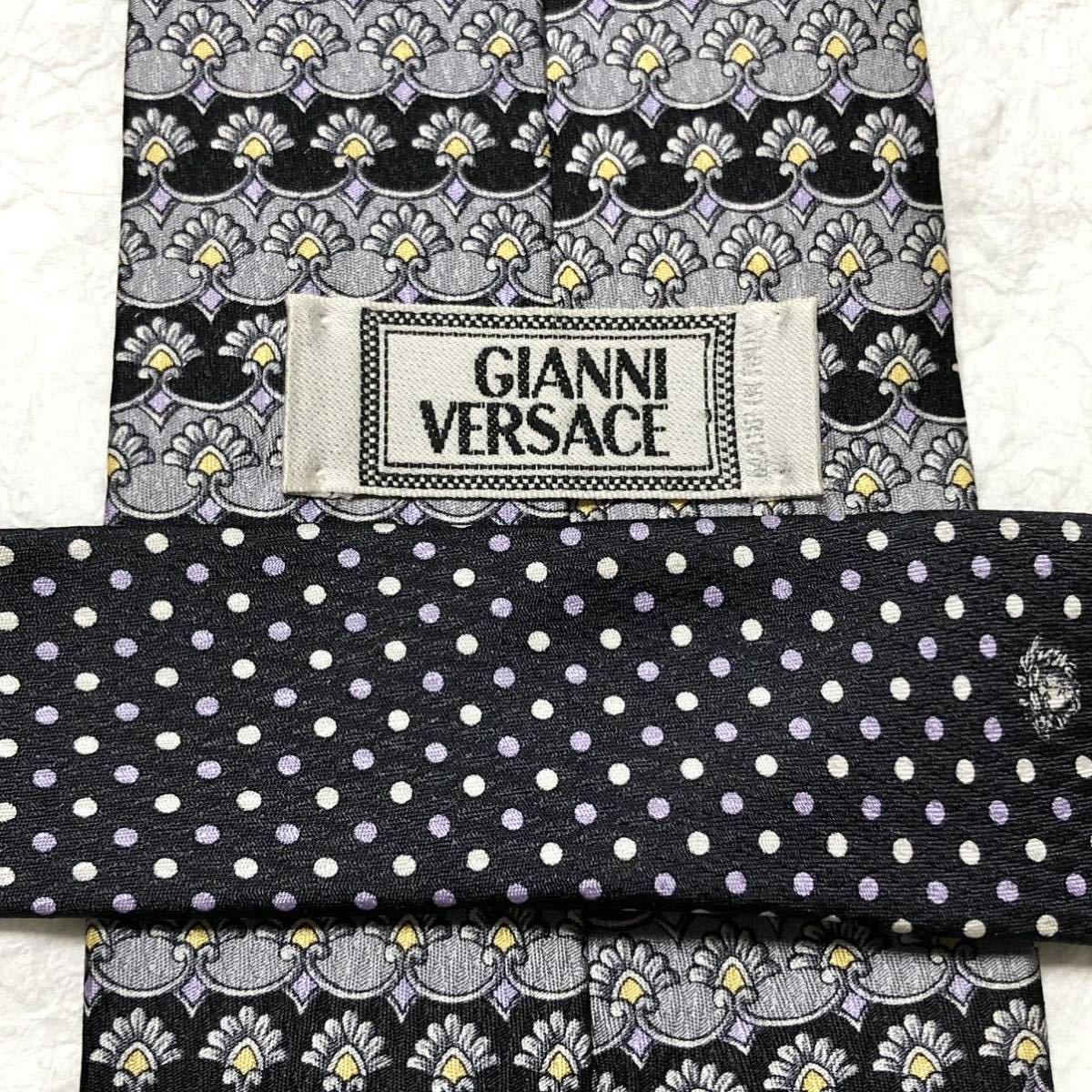 GIANNI VERSACE ジャンニヴェルサーチ　ネクタイ　ボーダー　装飾　ドット　総柄　シルク100% イタリア製　ブラック×グレー