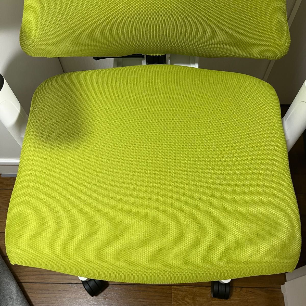 美品】イトーキ エフチェア ハイバック グリーン 可動肘 fチェア 美品】イトーキ エフチェア ハイバック グリーン 可動肘 fチェア