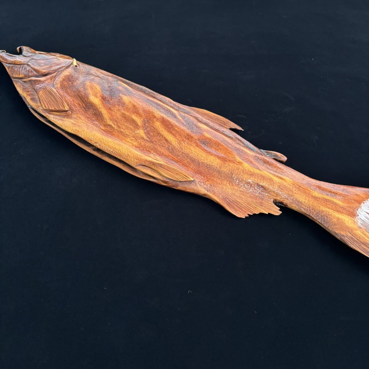 木彫 荒巻鮭 鮭 リアリズム 全長75.7cm 近代彫刻 木彫り 木像 新巻鮭 アイヌ （検） 囲炉裏 一刀彫_画像7