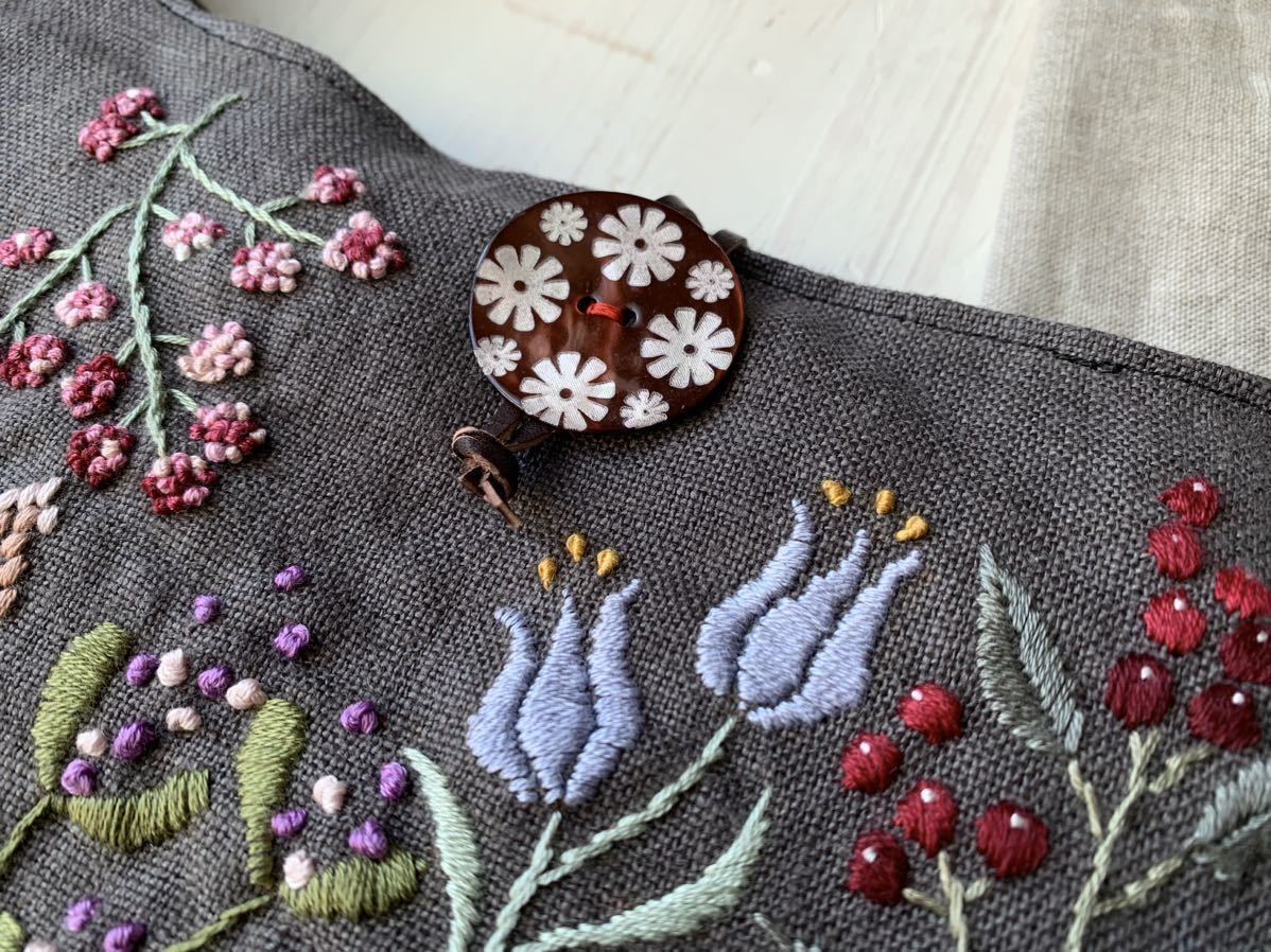 ★ハンドメイド・グレーリネン・ショルダーバッグ・お花刺繍_画像4