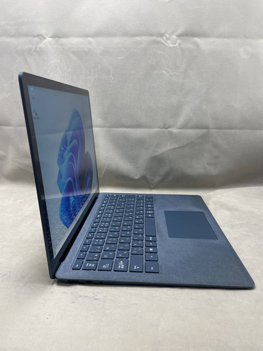 #300567 Microsoft Surface Laptop 2 (Core i7-8650U /16GB /512GB SSD /13.5 タッチ /無線,BT,顔認証カメラ /Win11 Pro) ※ゴム足一個欠※_画像2