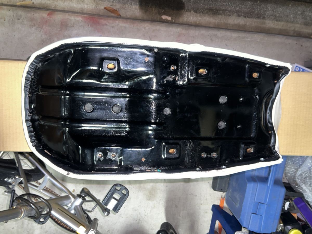 カワサキ KH250 KH400 SS250 SS400 Kスタイル カスタムシート 段 カワサキ KH250 KH400 SS250 SS400 Kスタイル カスタムシート 段