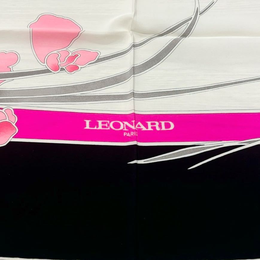 【美品】 LEONARD レオナール シルク100% スカーフ 花柄 マルチカラー 大判スカーフ 約89×88cm 服飾小物_画像6