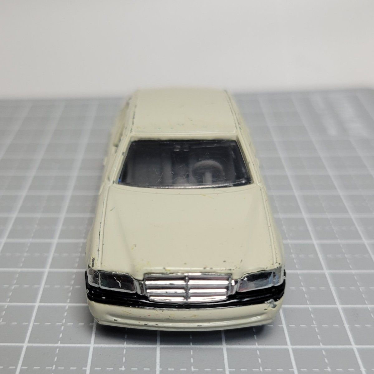1250 トミカ No92(1994) メルセデス・ベンツ Cクラス クリーム 1250 トミカ No92(1994) メルセデス・ベンツ Cクラス クリーム