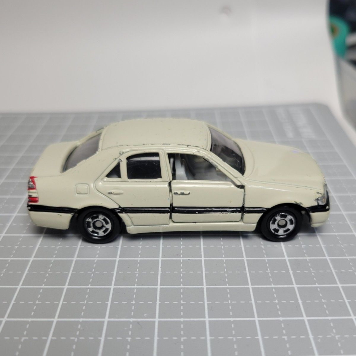 1250 トミカ No92(1994) メルセデス・ベンツ Cクラス クリーム 1250 トミカ No92(1994) メルセデス・ベンツ Cクラス クリーム