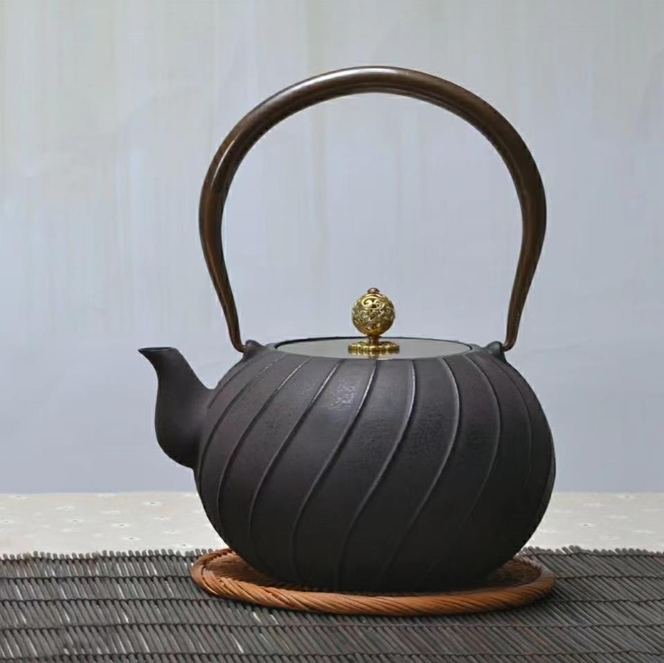 美品 ☆提梁壷 水壷 煮茶壷 茶道具 上品 鉄分補給 未塗装鉄器 急須 茶壺1.2L_画像1