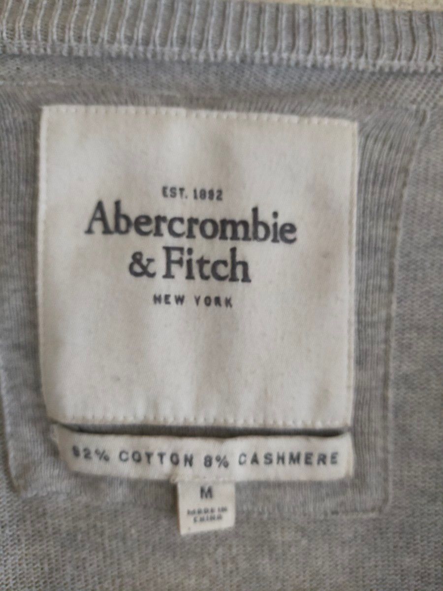 abercrombie & Fitch アバクロ　レディースニットカーディガン　グレー正規店での購入品です。