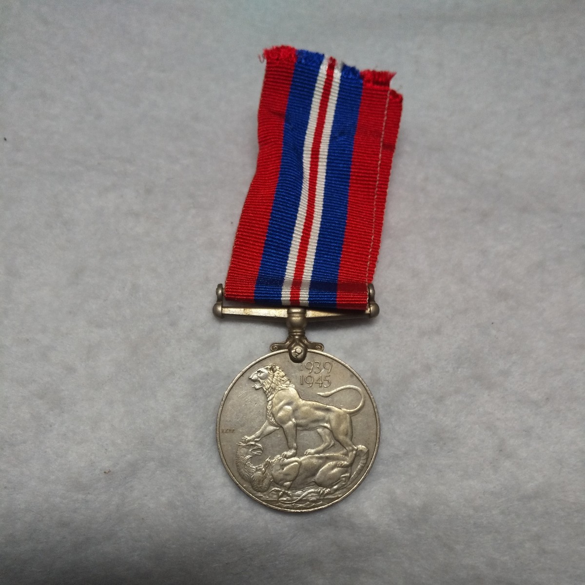 イギリス ジョージ6世 従軍記章 メダル 勲章 GEORGIVS リボン付き (検) イギリス王室 大英帝国 イングランド 英国 国王 第二次世界大戦_画像7