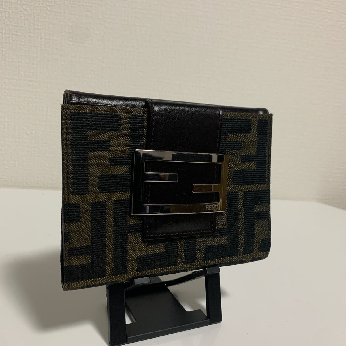 未使用品　美品　FENDI フェンディ ズッカ 柄 マンマ　折り財布　キャンバス ブラウン _画像1