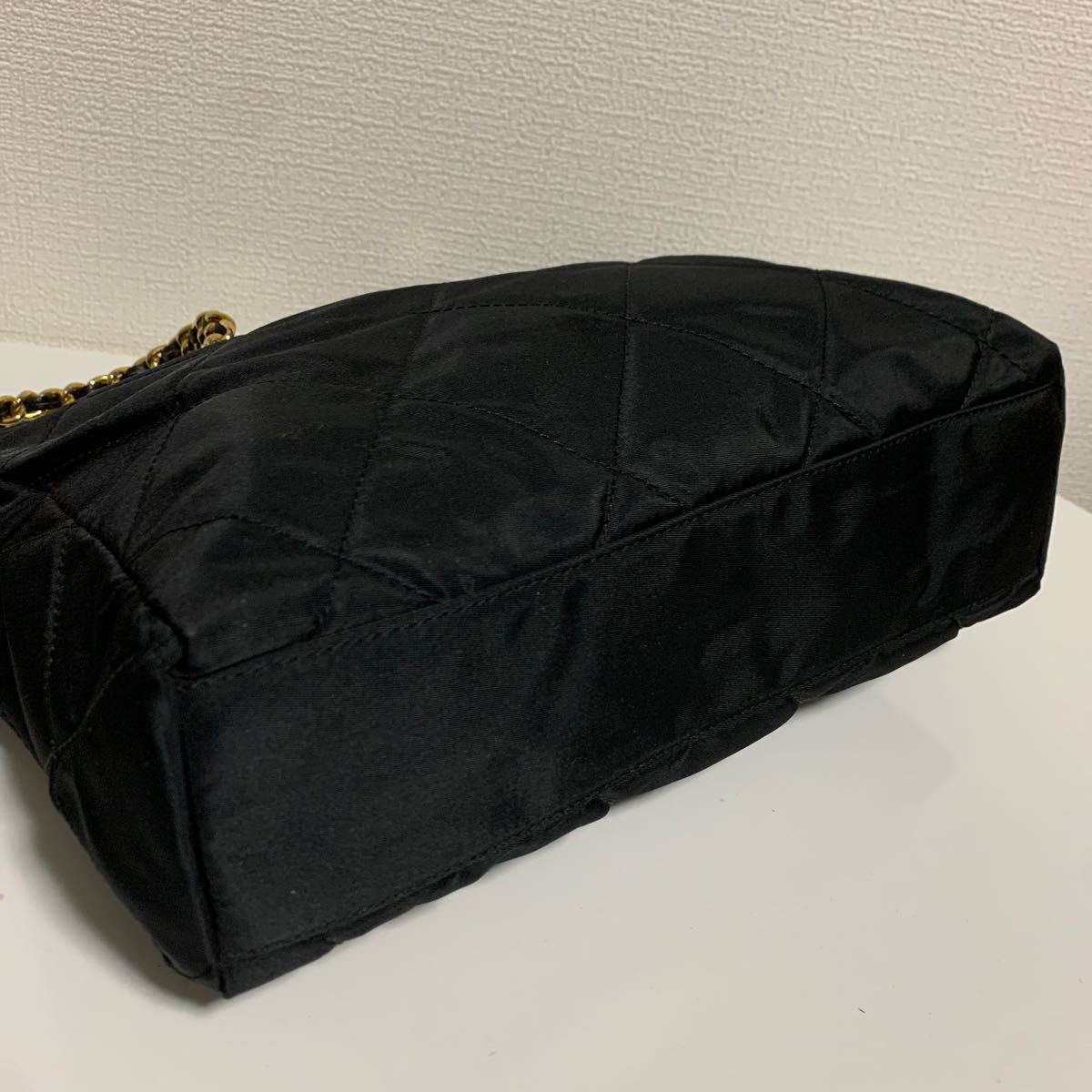 新品　未使用品　PRADA プラダ キルティング チェーン　トートバッグ　ナイロン ブラック 金ロゴ_画像3