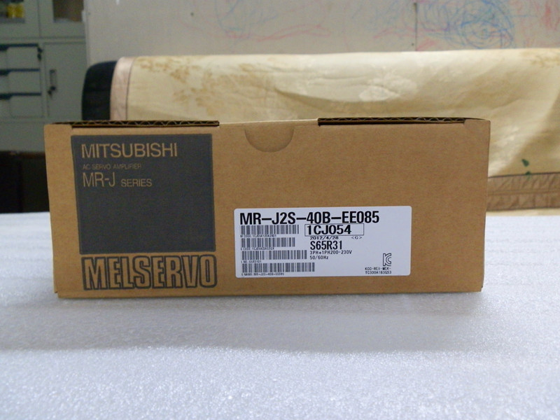 MITSUBISHI/三菱 新品未使用　 MR-J2S-40B-EE085　サーボアンプ 【６ヶ月保証】_画像1