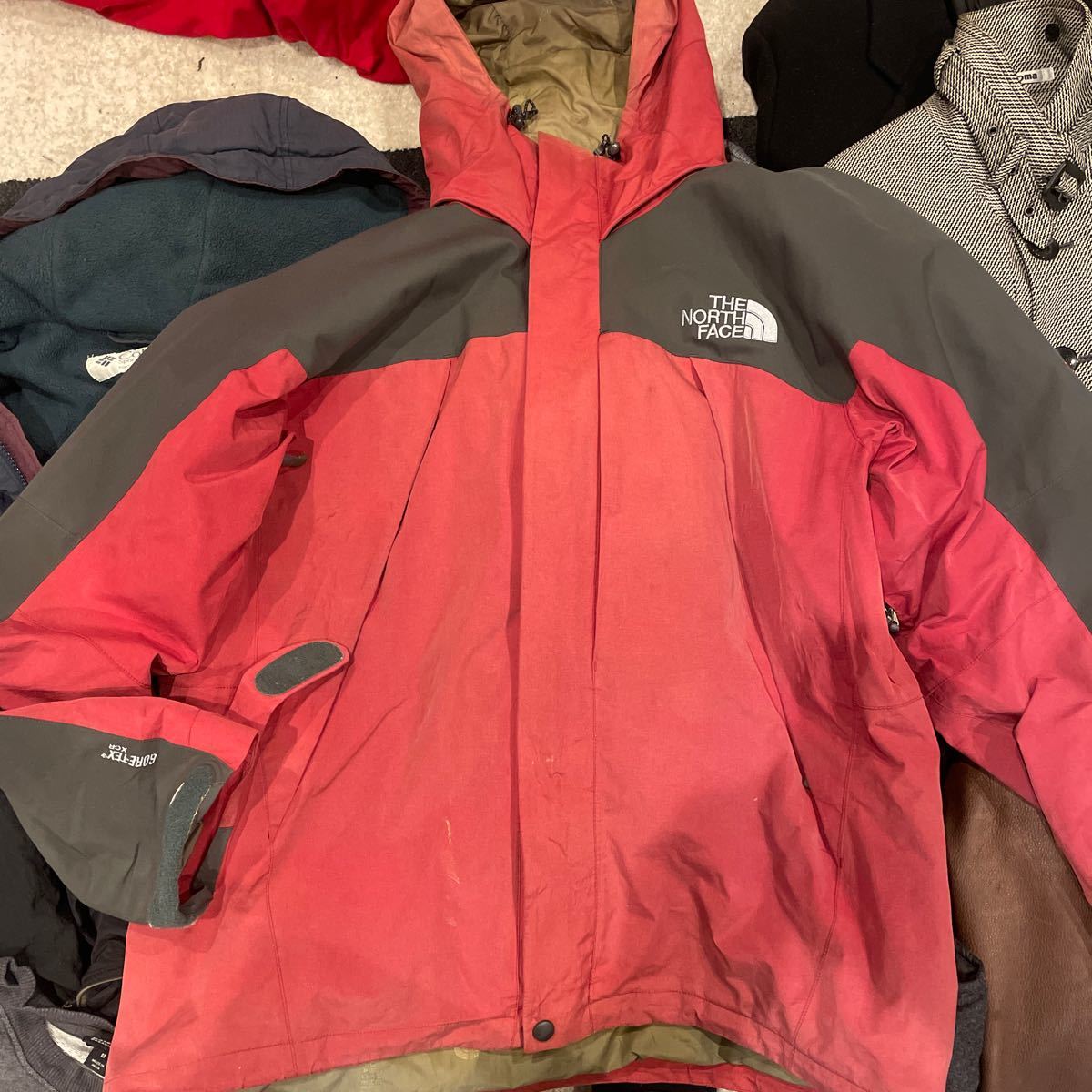 ② 大量　古着　まとめ売り　山売り　THE NORTH FACE ノースフェイス　ディーゼル　DIESEL パタゴニア　他　アウター　ジャケット　レザー_画像9