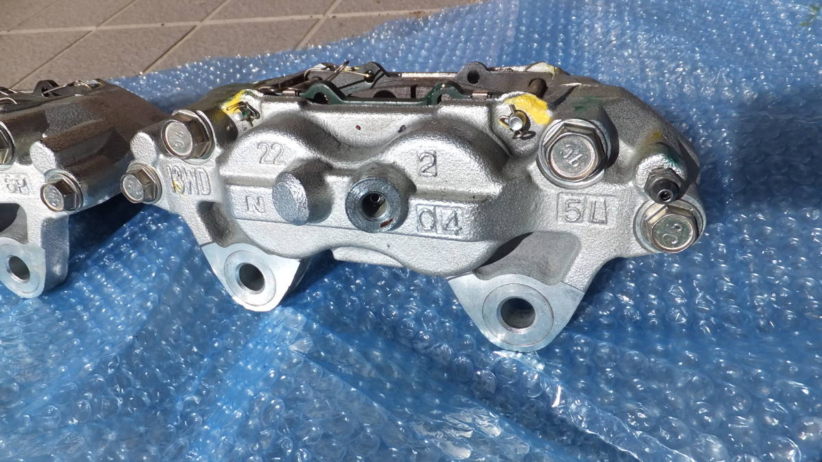  mileage little beautiful goods Toyota original GUN 125 Hilux front brake calipers LR left right set brake. refresh . other company diversion etc. 