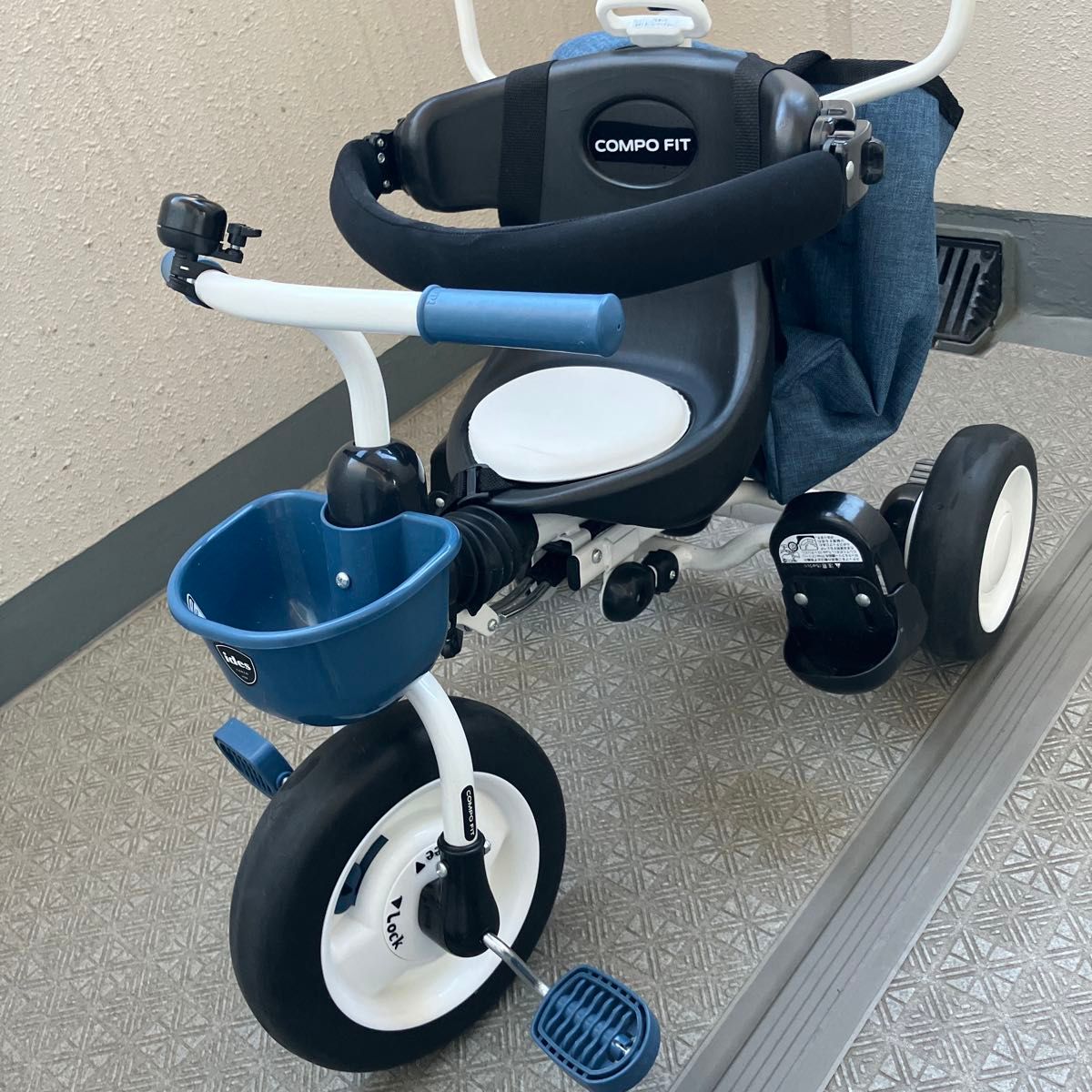 ides 三輪車 2歳 3歳 1歳半 折りたたみ 手押し棒付き 乗用玩具