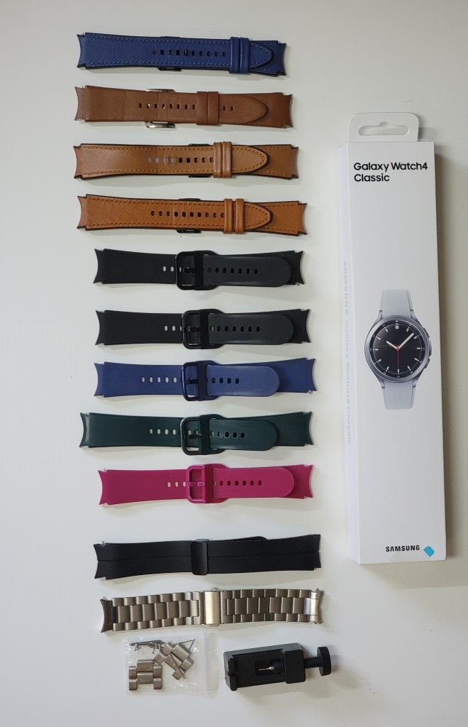 Galaxy Watch4 Classic (46mm) [シルバー]・SM-R890　 ★美品です★　多数のストラップ・バンドをおまけ付き_画像9
