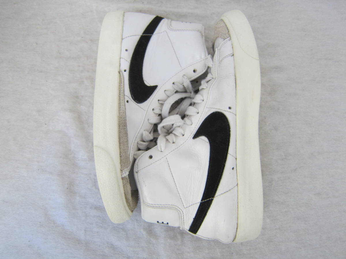 NIKE WMNS BLAZER MID \'77( Nike wi men's blaser mid 77)(CZ1055 100) white / black wm24.5.US7.5 2020 year made ok2401A