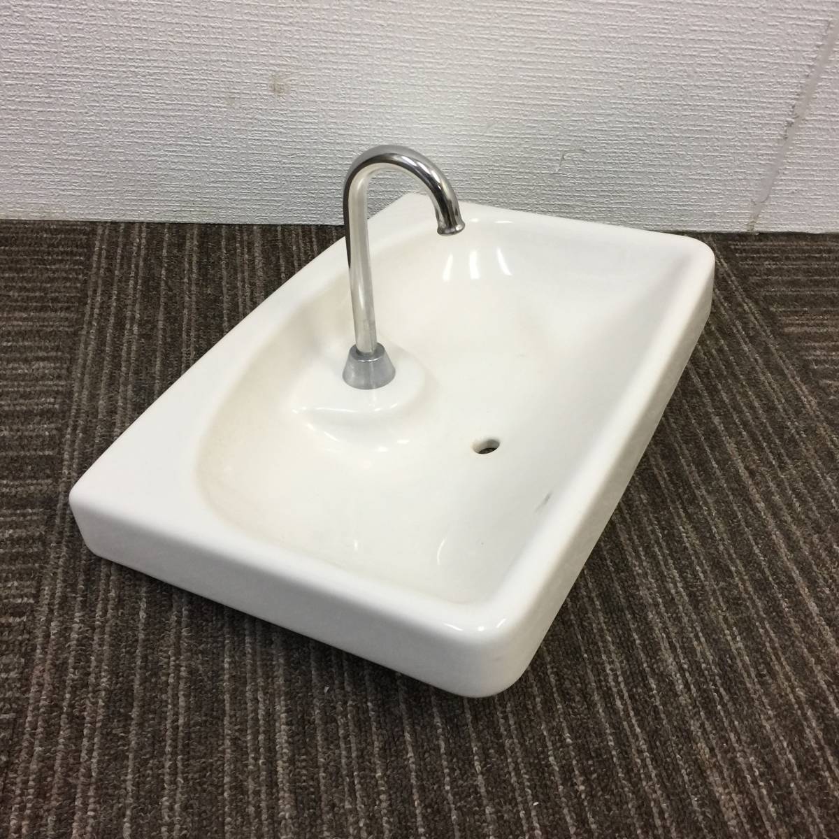 【中古】TOTO☆トイレ便器・ロータンクフタ/洋式便器「731/731B」タンク蓋(ふた)☆#SC1(パステルアイボリー)☆直接引取り可_画像3