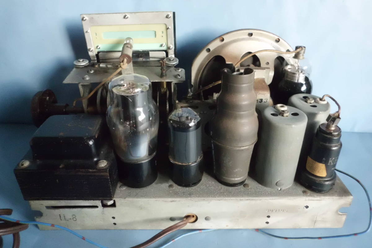アメリカ製　80年ほど前の真空管ラジオ　鳴ったり、鳴らなかったりの状態です。要修理品_5y3はst管型です。