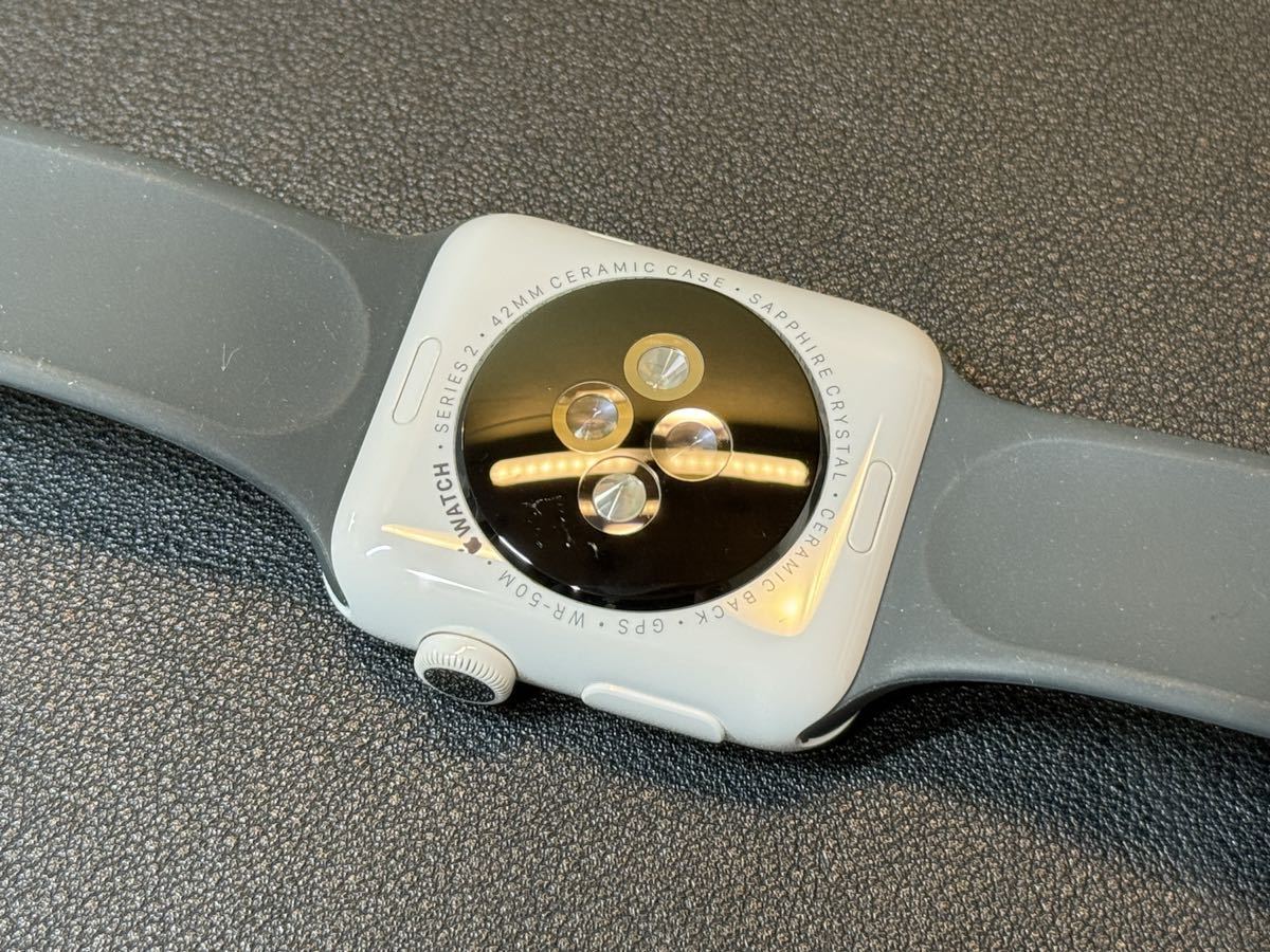 即決 美品 激レア ホワイトセラミック Apple Watch series2 即決 美品 激レア ホワイトセラミック Apple Watch series2