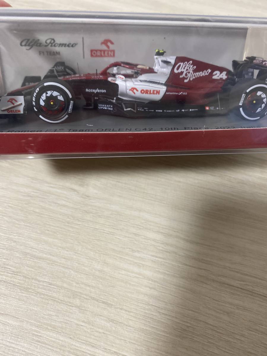 SPARK 1/43 アルファロメオ ザウバー フェラーリ F1 C42 周冠宇 ジョウ グアンユー #24 2022 イタリアGP 10位入賞 USED美品の画像2