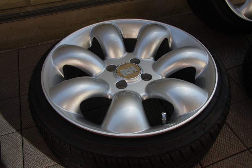 【美品】RH NAQマキシライト　K-FACTORYバージョン　16インチ　7J　+25　PCD100　４穴　タイヤ付き　165/40R16　ナンカン　NS-20_画像4