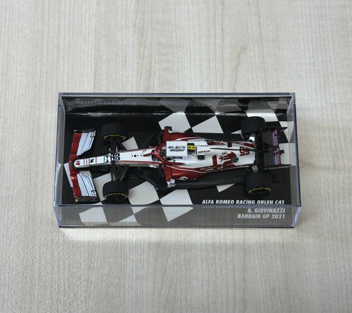 新品未展示 1/43 MINICHAMPS ミニチャンプス アルファロメオ レーシング C41 #99 A.ジョヴィナッツィ 2021 F1 バーレーンGP 360台限定_画像3