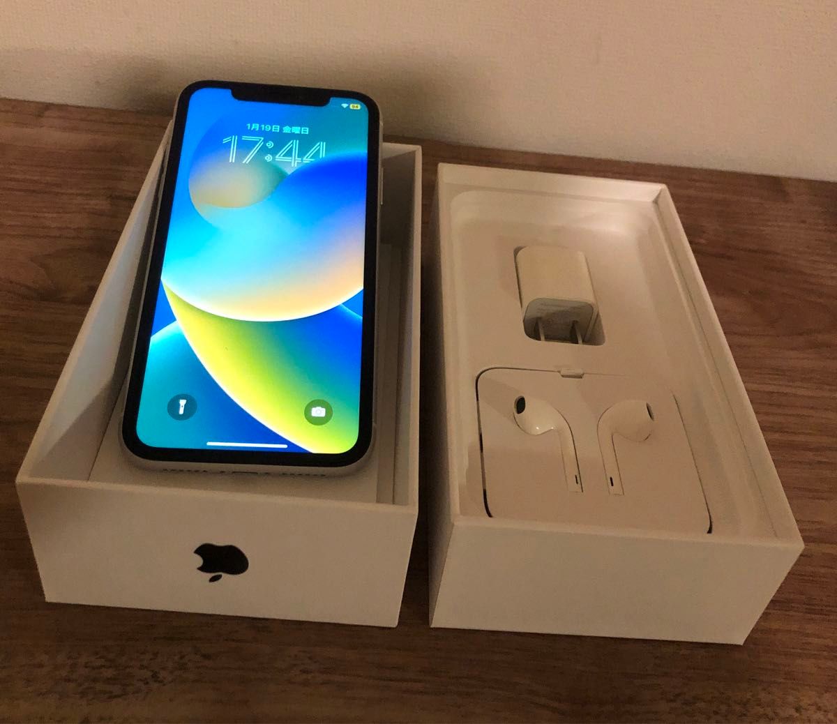最終値下げ 美品 iPhone XR White 64 GB SIMフリー|Yahoo 最終値下げ 美品 iPhone XR White 64 GB SIMフリー|Yahoo