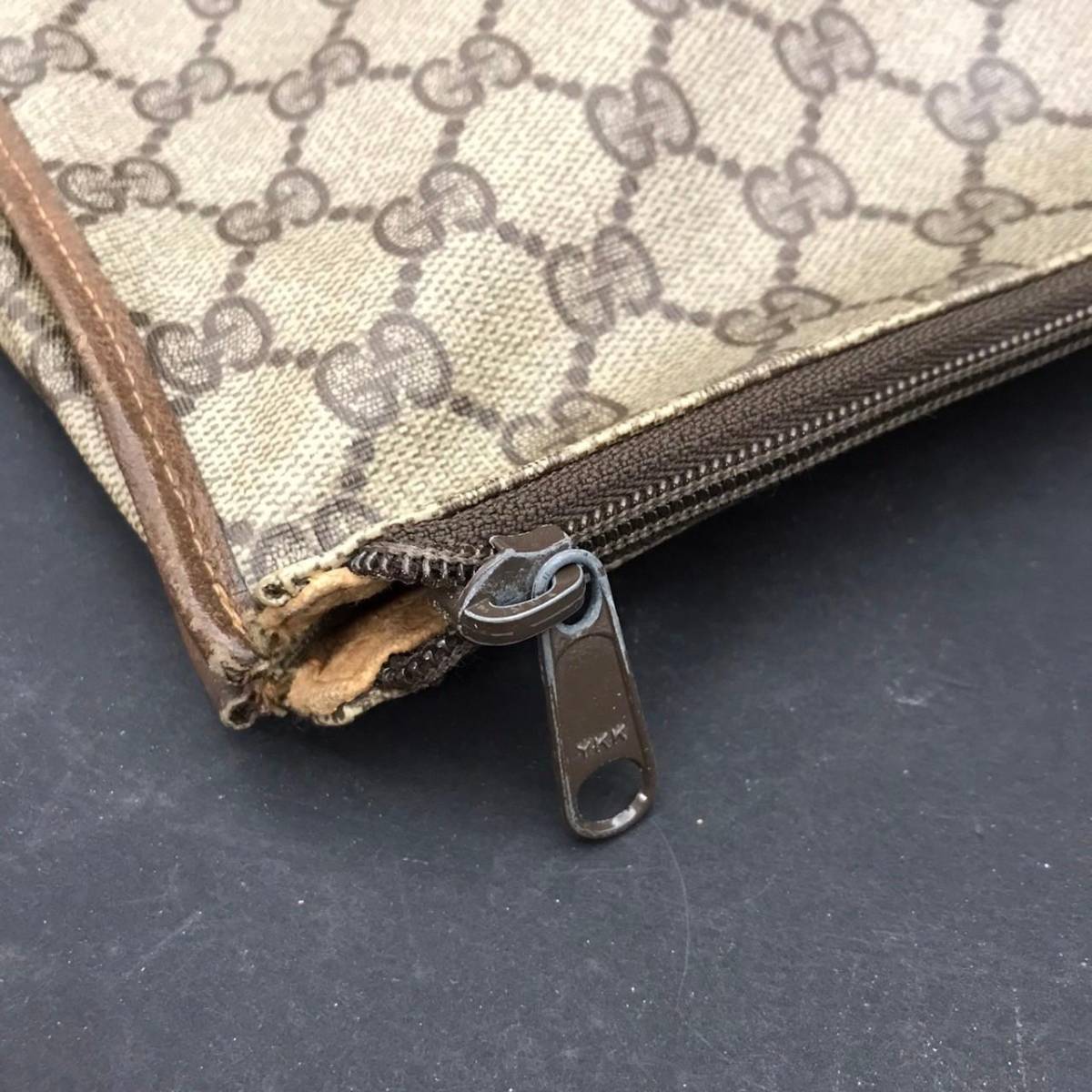 ER0111-6-3 GUCCI グッチ 97 01 029 オールドグッチ クラッチバッグ セカンドバッグ ハンドバッグ GG柄 PVC 紙タグ付き 80サイズ _画像10