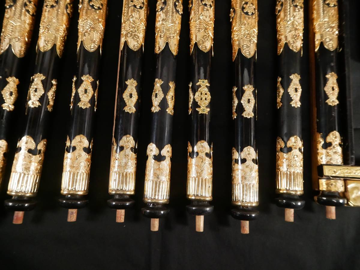 収集品 木製仏壇用小柱 本金メッキ金具付き 14本 本金箔 長さ 収集品 木製仏壇用小柱 本金メッキ金具付き 14本 本金箔 長さ