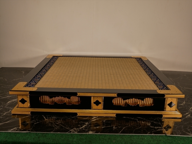 国産品【収集品】登高座 金具 木製本金箔 Aランク 仏具 礼盤 国産品【収集品】登高座 金具 木製本金箔 Aランク 仏具 礼盤