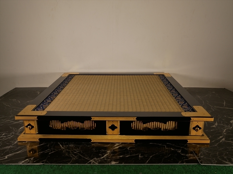 国産品【収集品】登高座 金具 木製本金箔 Aランク 仏具 礼盤 らい 国産品【収集品】登高座 金具 木製本金箔 Aランク 仏具 礼盤 らい