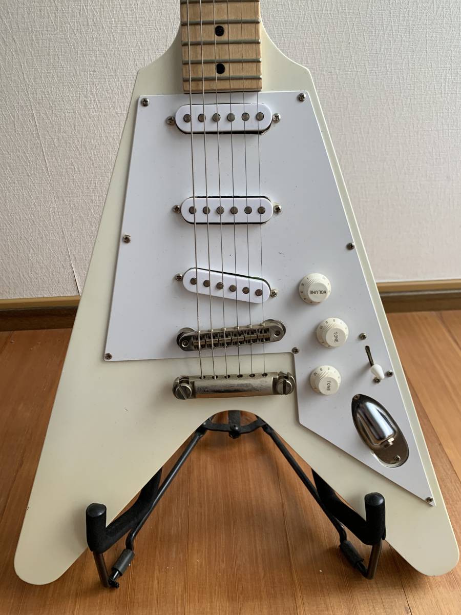 即決有！送料無料！珍品 レア JUNK品 フライングV モデル FLYING V 3シングルPU メイプル指板 ミディアムスケール_画像2