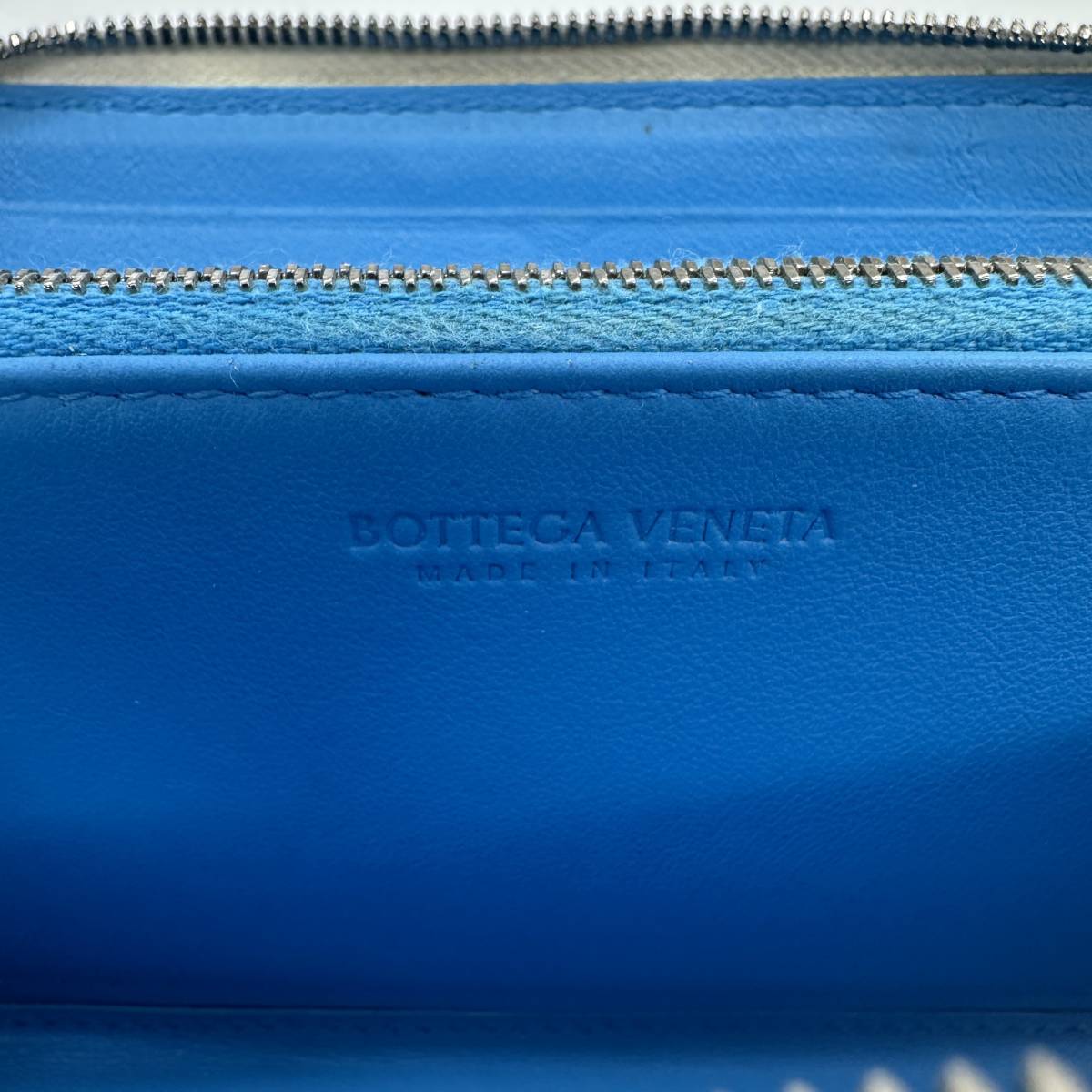 BOTTEGA VENETA ボッテガヴェネタ イントレチャート ジップアラウンドウォレット 長財布 カーフスキン 白×青系 シルバー金具 _画像9