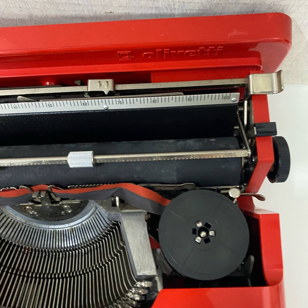 olivetti Valentine オリベッティ バレンタイン タイプライター スペイン製 赤　アンティークワープロ /2786_画像4