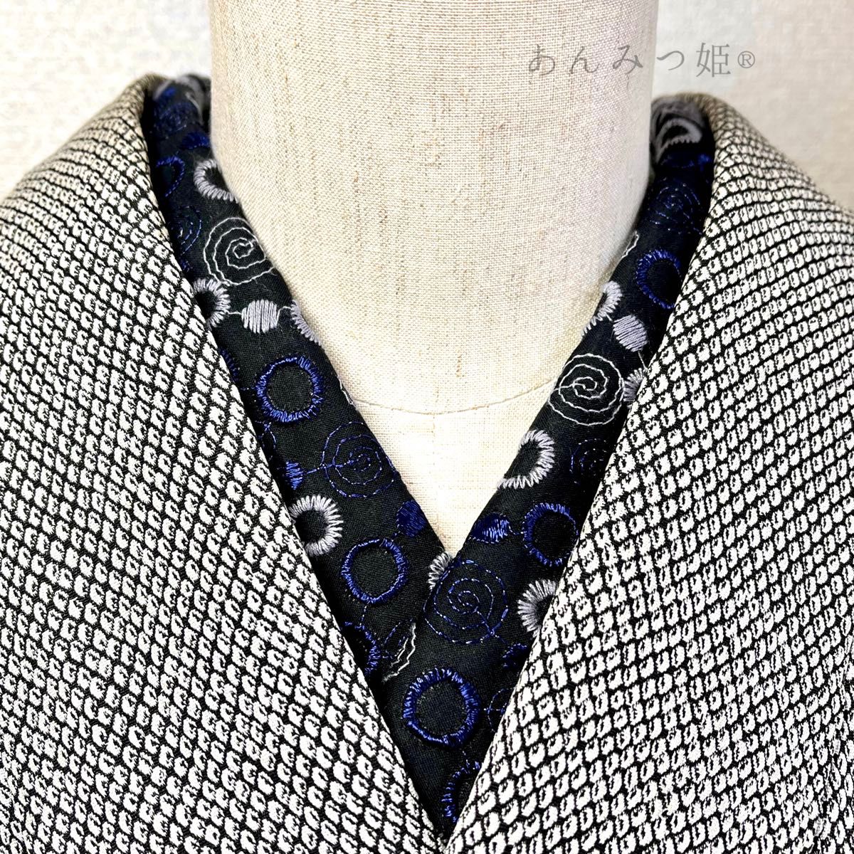 綿の刺繍半衿  紺瑠璃サークル