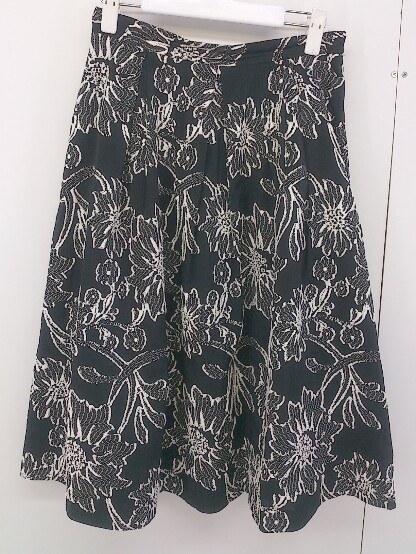 * QUEENS COURT floral print embroidery back Zip knees under height flair skirt size 2 black white lady's 