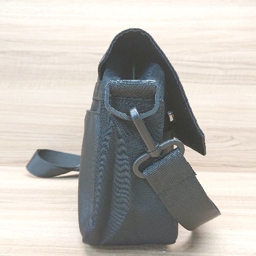 * blue sincere shoulder shoulder .. diagonal .. casual magnet opening and closing bag black lady's men's E