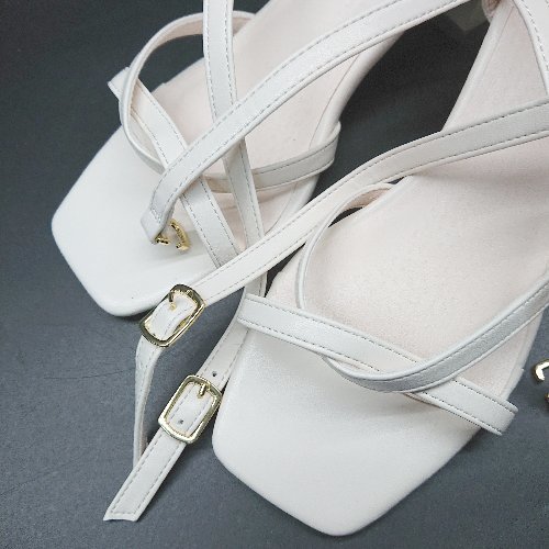 * Festafe start square tu beautiful . adult sandals size M ivory lady's E