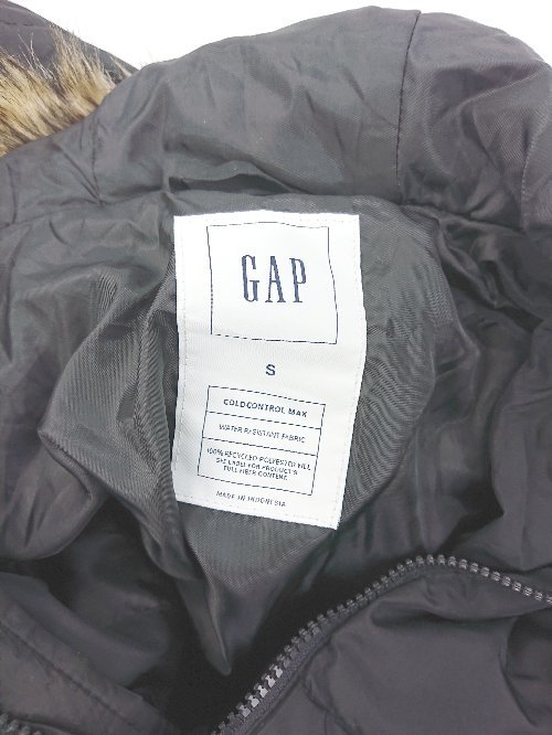 ■ GAP ギャップ フェイクファー 防寒 フーディ 長袖 中綿 ジップアップ ジャケット サイズS ブラック メンズ P_画像3