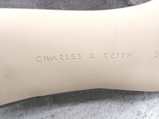 ■ Charles & Keith チャールズ＆キース チャンキーヒール ショート ブーツ 39 グレー レディース_画像4