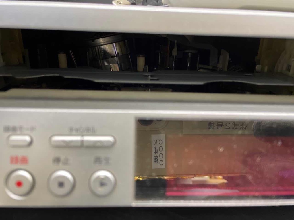 A313〔中古品〕パナソニッック Panasonic DVD/VHSビデオレコーダーデッキ DMR-E70V 電源コード・リモコン付（電池なし）の画像5