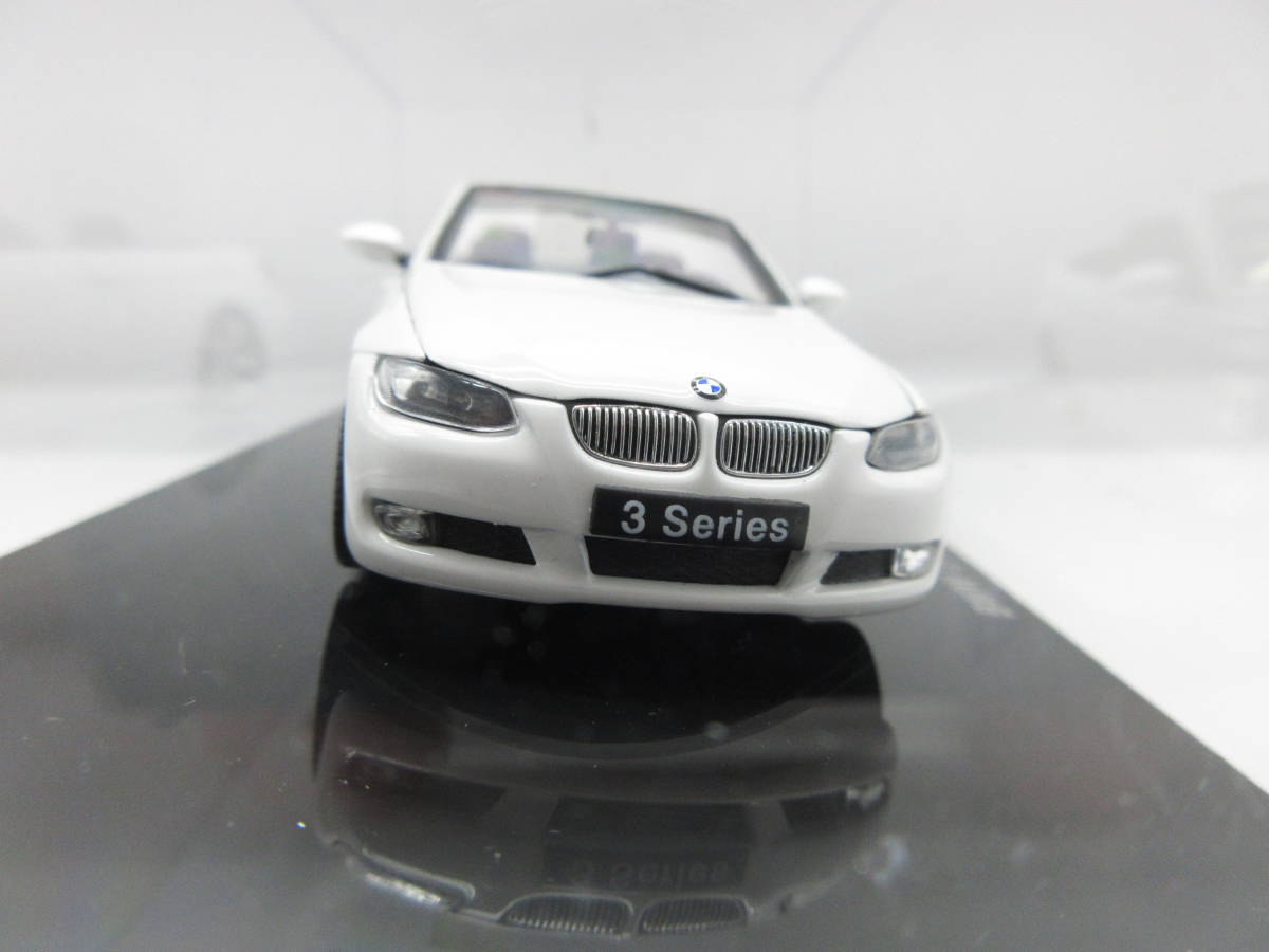 1/43 オートアート BMW 3シリーズ コンバーチブル カブリオレ ミニカー　ホワイト_画像2