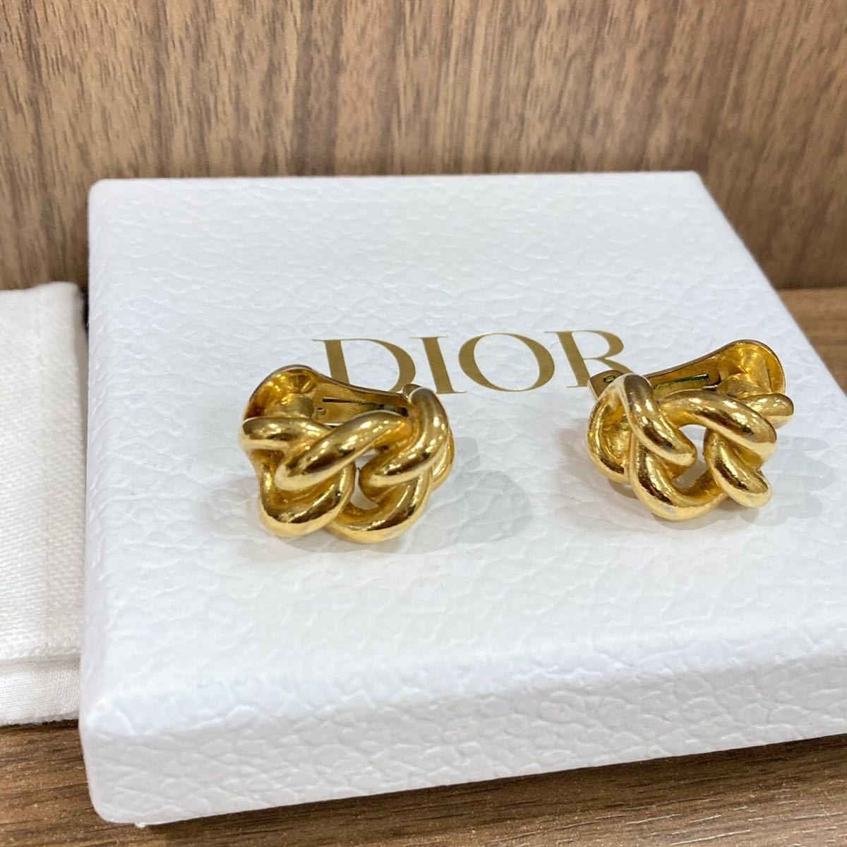 Christian Dior クリスチャンディオール イヤリング ゴールドカラー アクセサリー 箱付き レディース ファッション 人気 小物_画像2