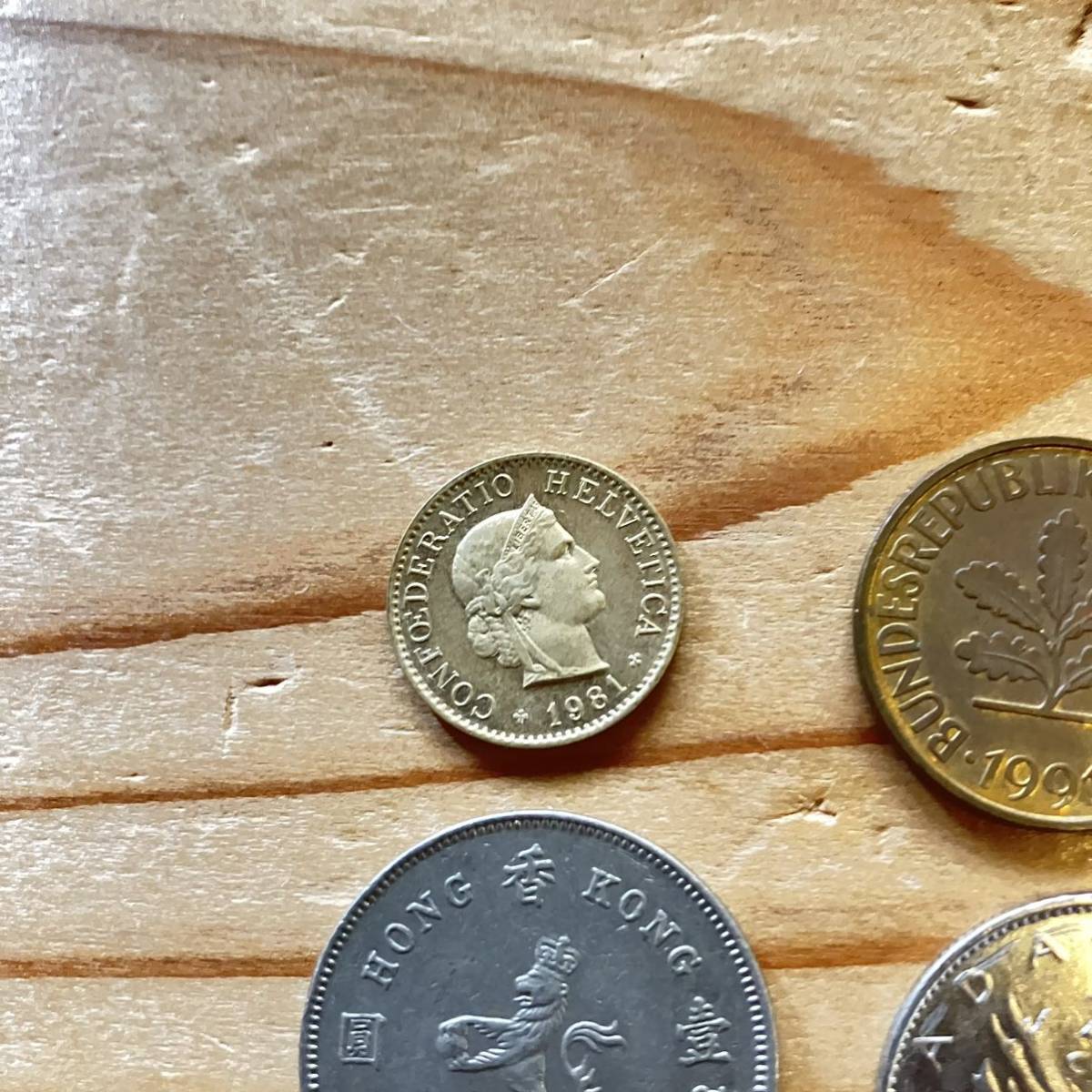 スイス(5フラン 1981年) ドイツ(10ペニヒ 1991年) カナダ(25セント 1978年) 香港(1ドル 1979年) 4枚セット 古銭海外 コイン ANTIQUE COIN_画像5