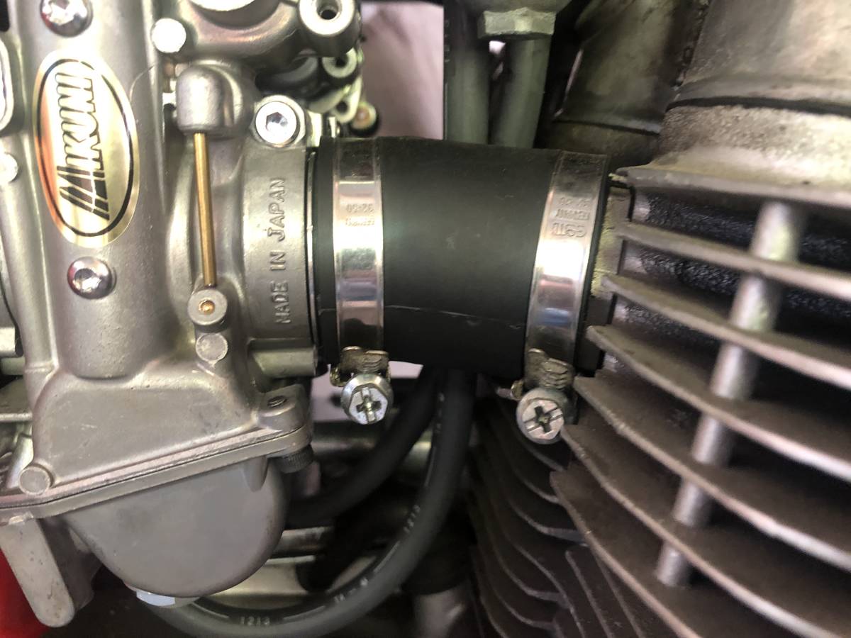 CB750Four CB750K0-K4 K7 CB750Four2 F1 キャブレター ステンレス製 インシュレーターバンド 8個 32㍉-50㍉ バンド巾9㍉ ドイツ製 Gemi　_装着の写真