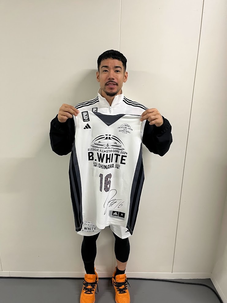 【B.WHITE】#16 並里 成選手 (群馬クレインサンダーズ) 直筆サインユニフォーム上_画像1