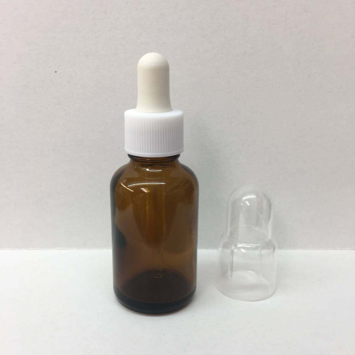 ★送料込み★ 新品 即決 遮光瓶 茶色 スポイト 容器 30ml アロマ エッセンシャルオイル（精油） キャリアオイル コスメ 保存 詰替 白の画像2