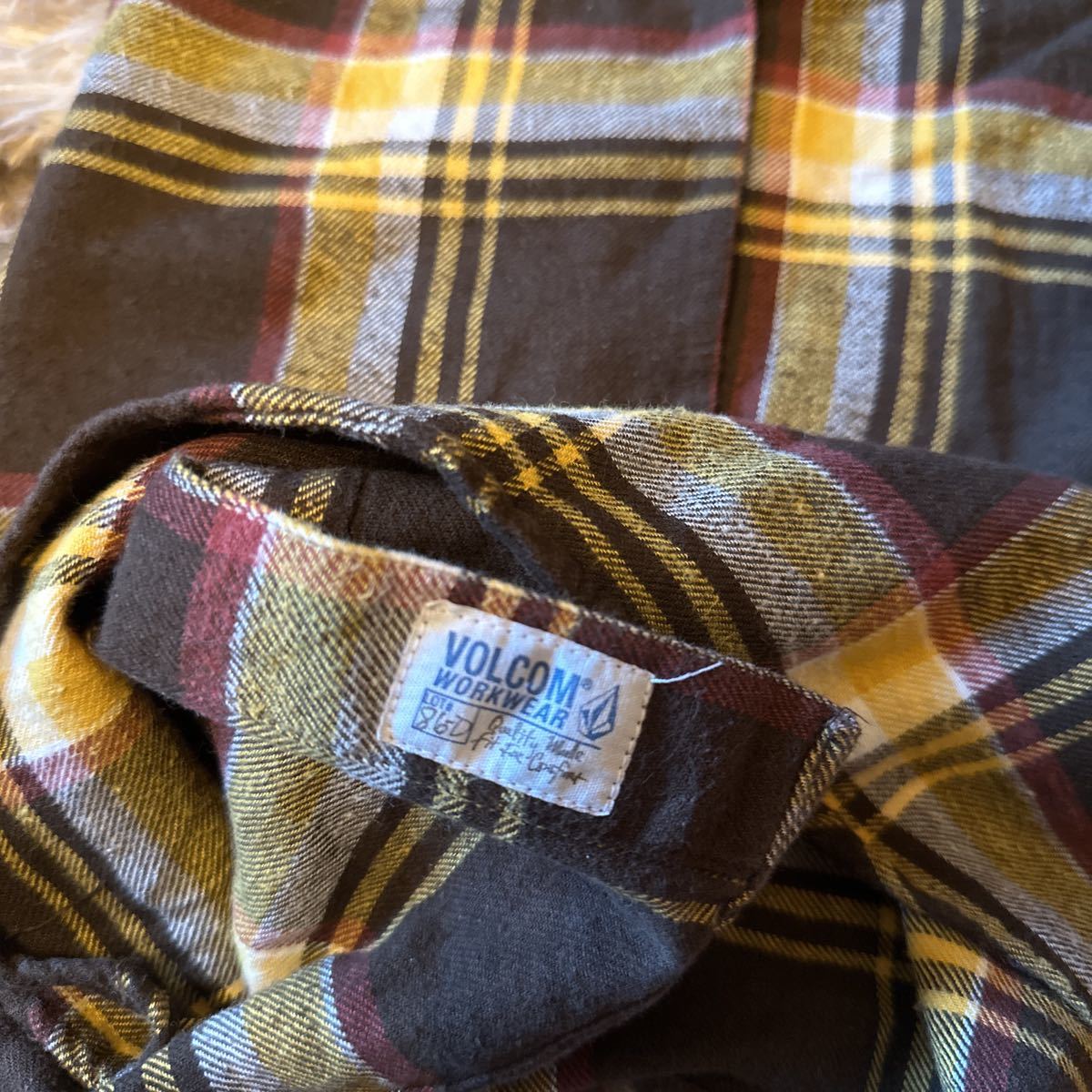 美色【VOLCOM WORK WEAR フランネル FLANNEL CHECK SHIRTS 黄色 茶色 Lサイズ】スケートボード サーフ スノーボード nike sb supreme_画像6