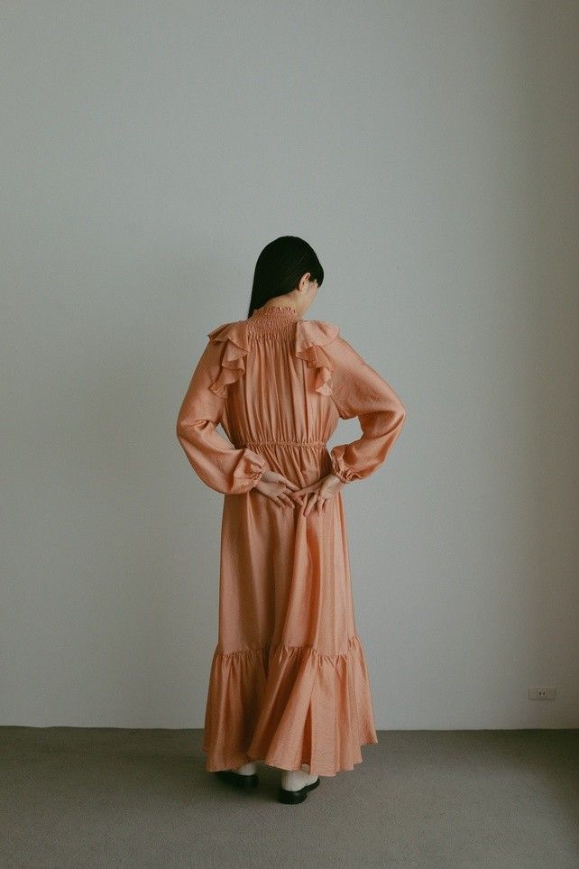 PrettyLittleThing☆ハイネック シャーリング ドレス 新品 CASA FLINE シャーリングハイネックドレス|Yahoo!フリマ